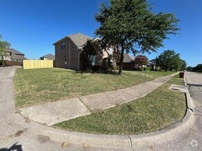 Building Photo - 1820 Brookridge Dr