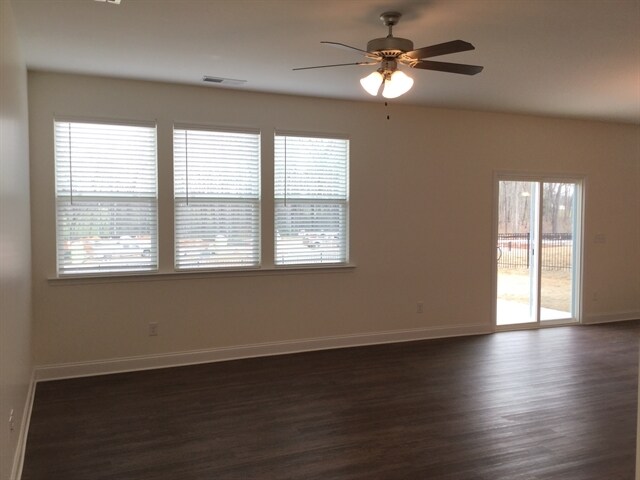 Foto del edificio - 124 White Ash Drive