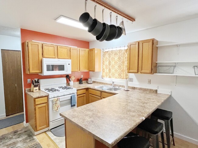 Building Photo - 7533 Regal Mountain Dr