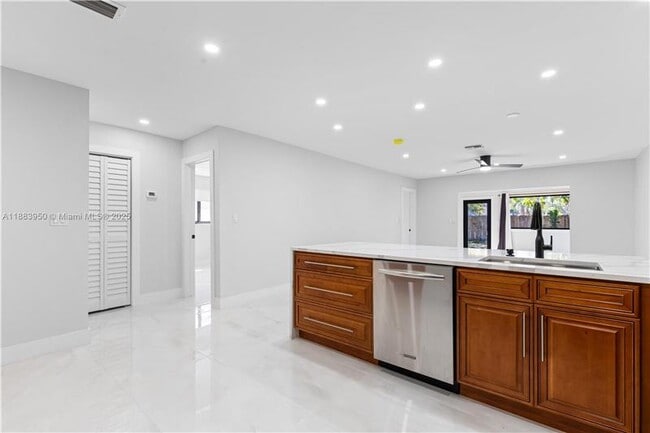 Foto del edificio - 9080 NW 23rd St