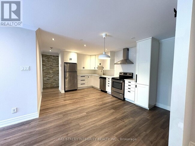 Building Photo - 1498 Pilgrims Way
