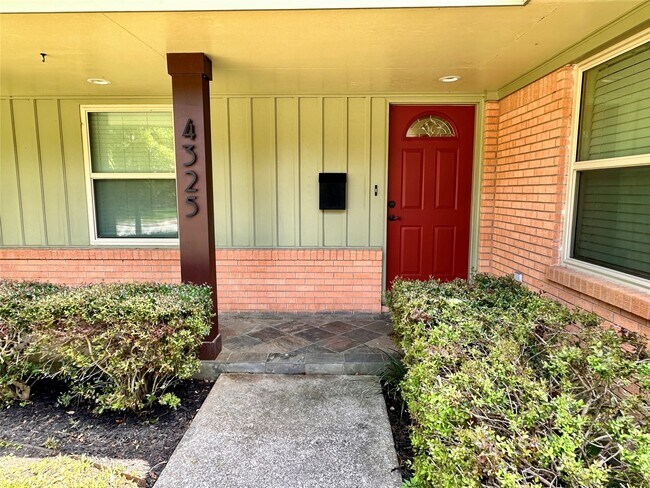 Building Photo - 4325 Kinglet St