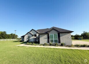 Building Photo - 104 Cottonwood Ct