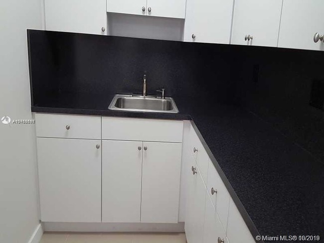 Foto del edificio - 1720 NW N River Dr