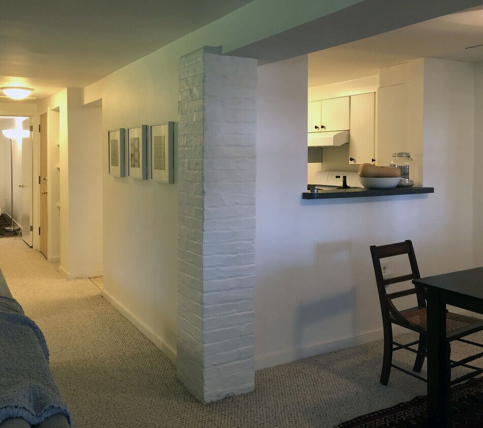 Primary Photo - 1608 Allison St NW