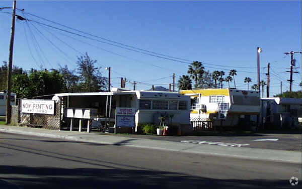 Foto del edificio - Crown Trailer Park