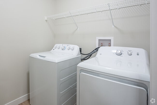 2BR, 2BA - 1089 SF - Altair at the Heights Apartments