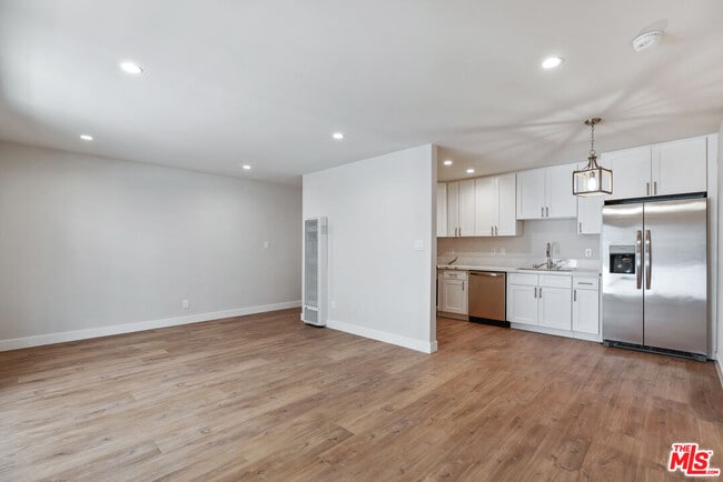 Building Photo - 2232 W 24th St