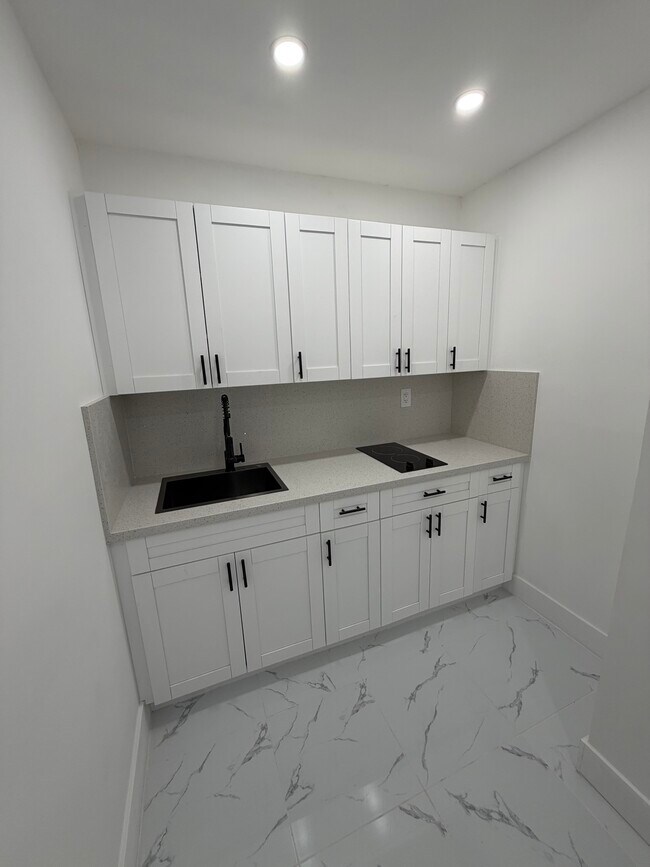 Foto del edificio - 1741 NW 68th St