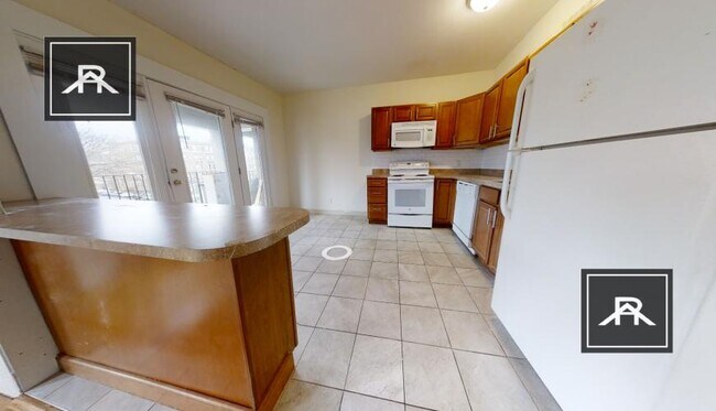 Building Photo - 3 bedroom in Allston MA 02215