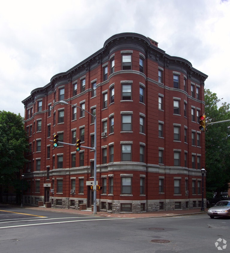 Primary Photo - 82-86 Pearl St