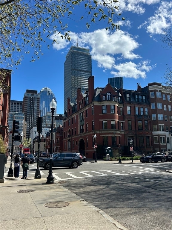 Building Photo - 351 Beacon St