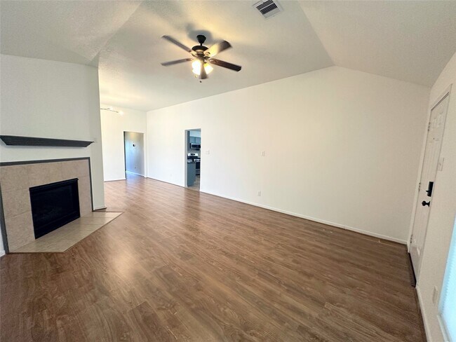 Foto del edificio - 4918 Fair Oak Dale Ln