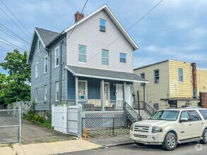 Building Photo - 16 Jones Ave