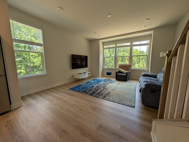 Foto del edificio - 460 Spearfield Ln