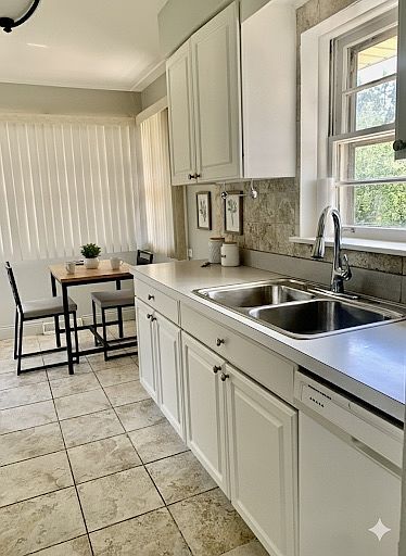 Foto del edificio - 8837 Oketo Ave