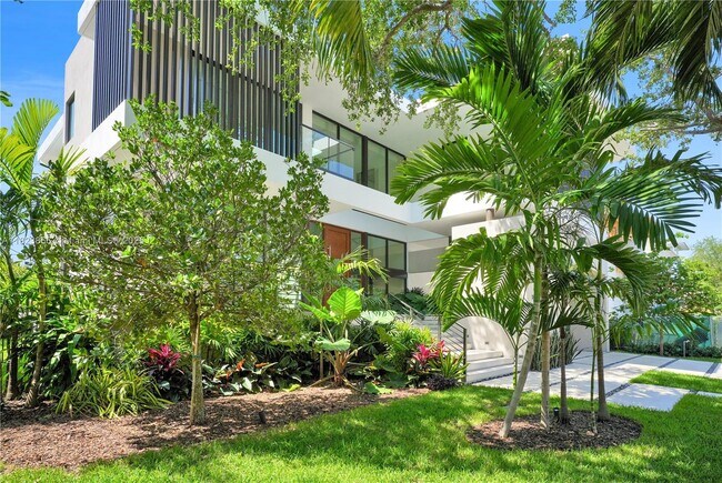 Foto del edificio - 100 Hampton Ln