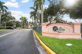 Building Photo - 1008 Belmont Ln