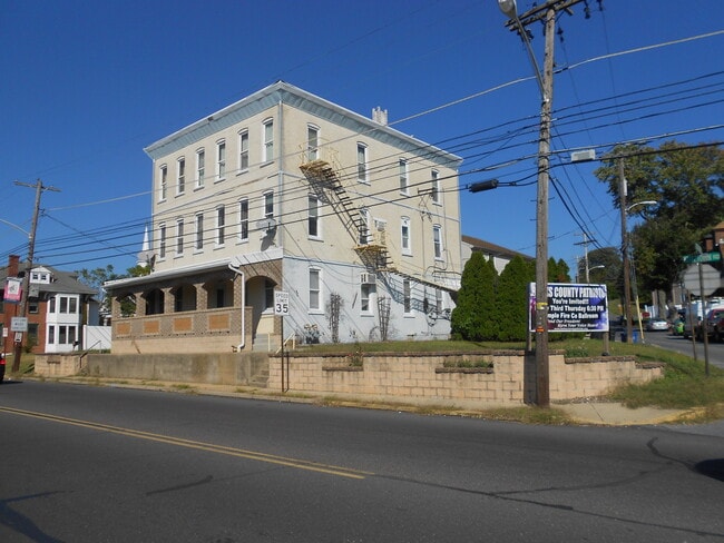 Building Photo - 3039 Kutztown Rd