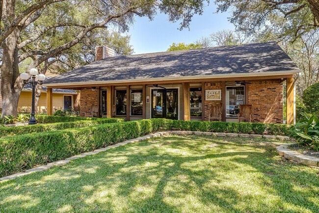 Building Photo - Highland Cove