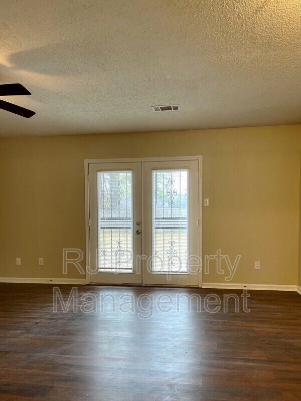 Building Photo - 5297 Breckenwood Dr