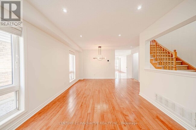 Building Photo - 1524 Avonmore Square