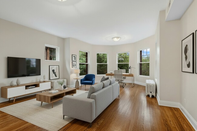 Building Photo - 610 Michigan Ave