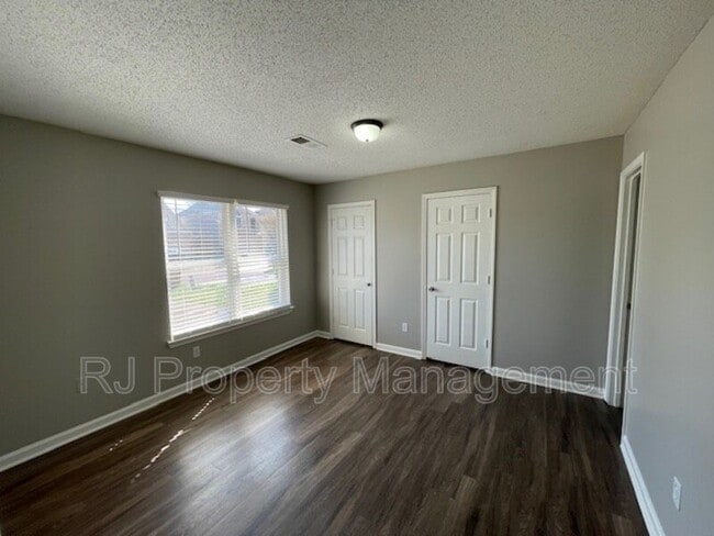 Building Photo - 9226 Lazzini Cove