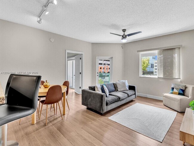 Foto del edificio - 6001 SW 70th St