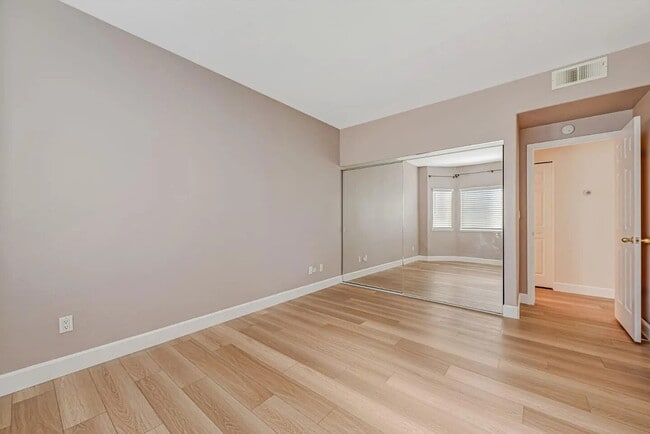 Foto del edificio - "Chic 1-Bed Sanctuary in San Jose with Har...