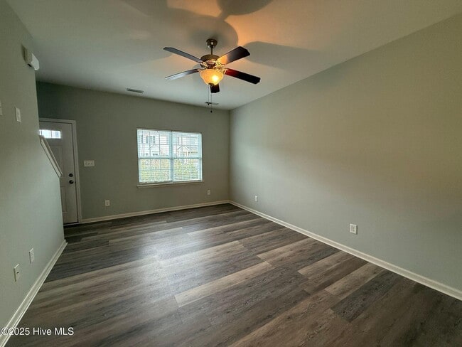 Building Photo - 519 Oyster Rock Ln