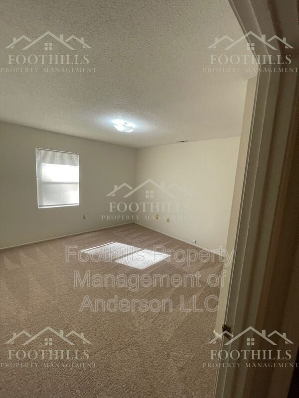 Foto del edificio - 5538 Old Pearman Dairy Rd.