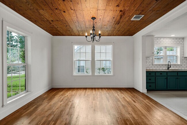 Foto del edificio - Beautifully Updated 2/2 Cottage - Available now!