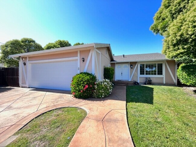 Foto del edificio - Updated and Move-In Ready 3BD/2BA, Single-...
