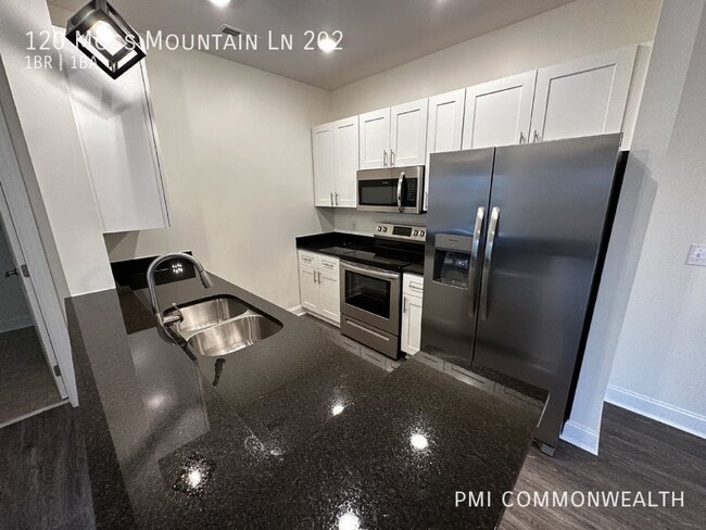 Building Photo - 120 Moss Mountain Ln