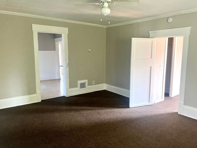 Building Photo - 808 7th St NW
