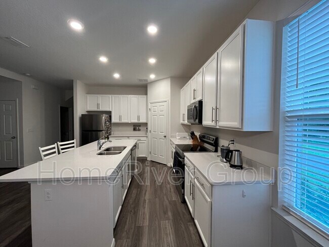 Foto del edificio - 4958 Avalon Park Blvd