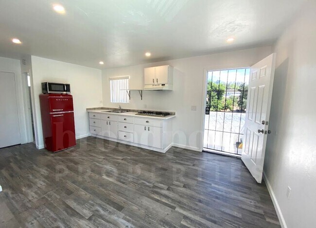 Building Photo - 1604 Montgomery Dr