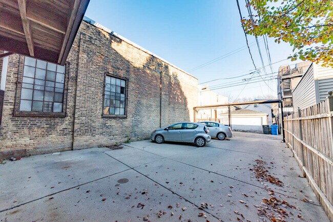 Foto del edificio - 1707 N Fairfield Ave