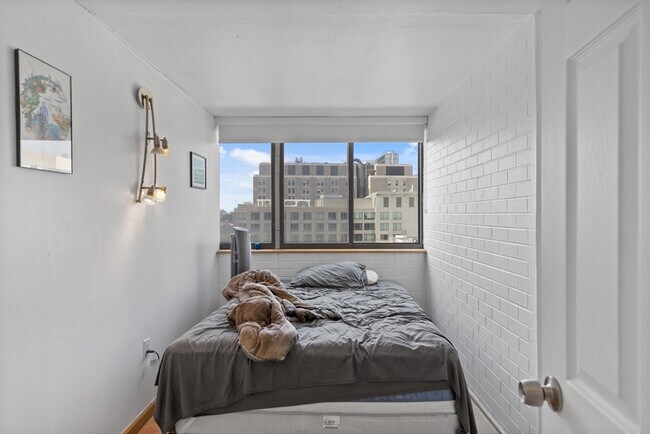 Foto del edificio - 8 Whittier Pl