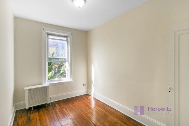 Building Photo - 21-41-41 32nd St