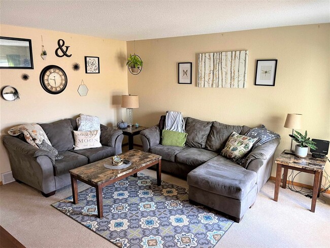 Building Photo - 1933 Northwestern Ave