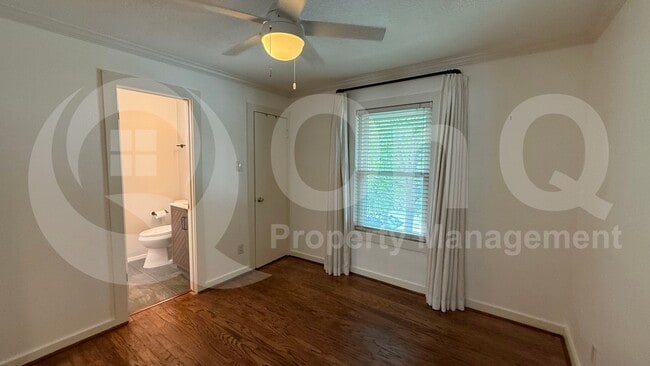 Building Photo - 5505 Live Oak St