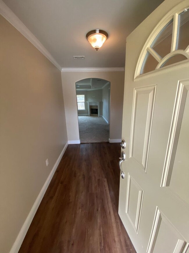 Building Photo - Haughton Home!