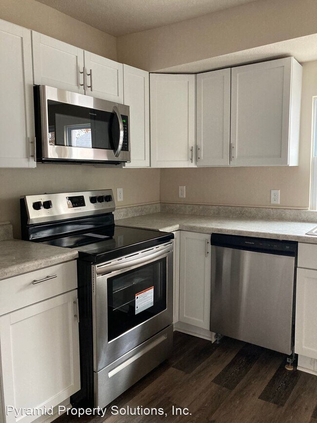 Building Photo - 5 br, 2 bath House - 3017 4th St