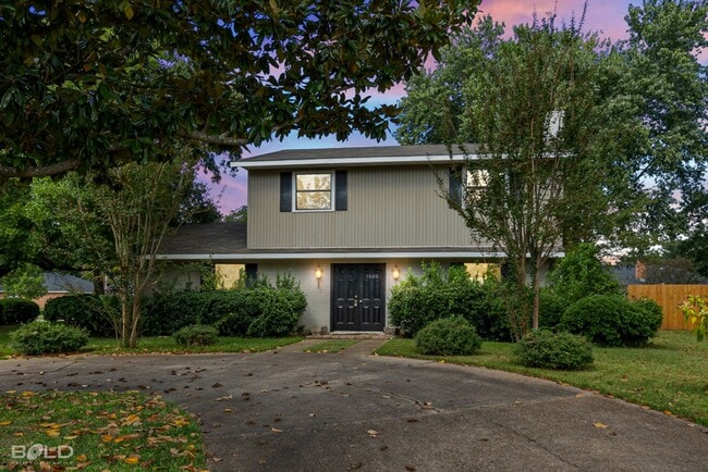 Foto del edificio - 1502 Suburbia Dr