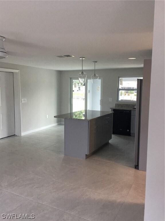 Foto del edificio - 812 Miramar Ct