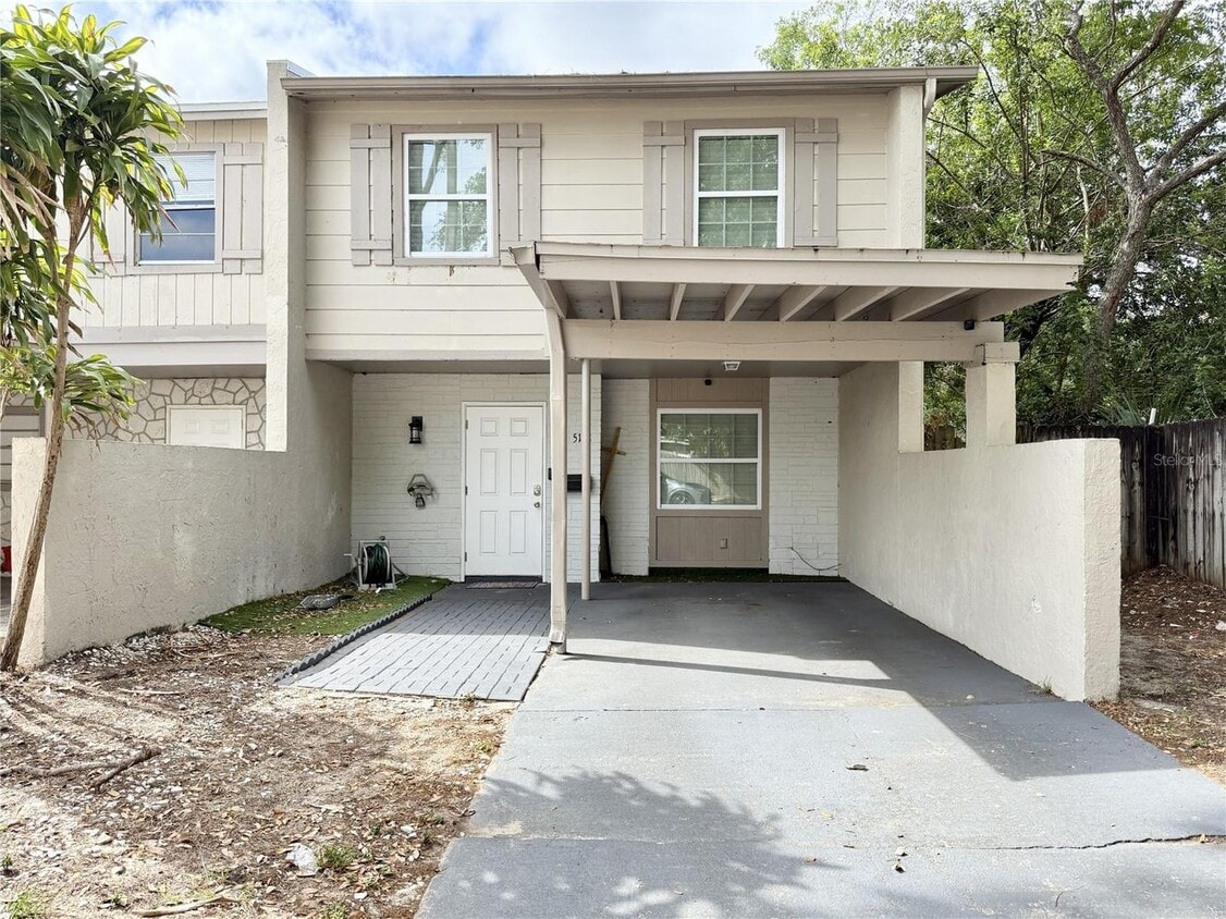 Foto principal - 5118 Tennis Ct Cir