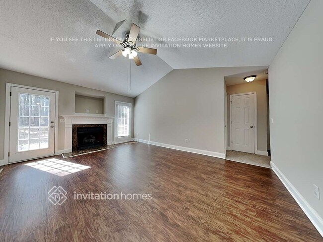 Foto del edificio - 152 Saleen Dr