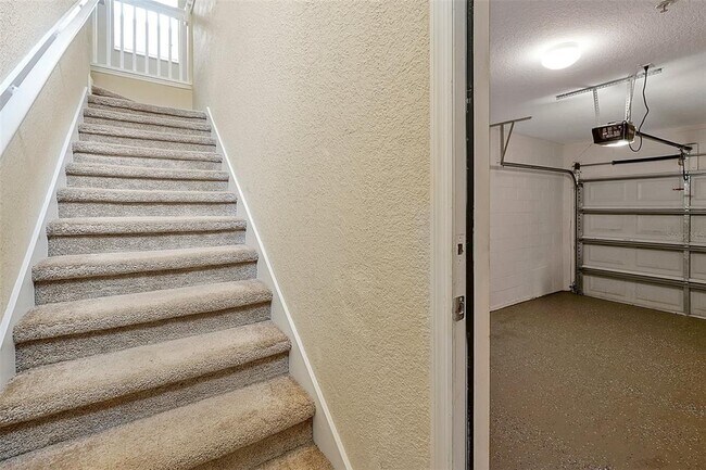 Building Photo - 6453 Alcalde Ct